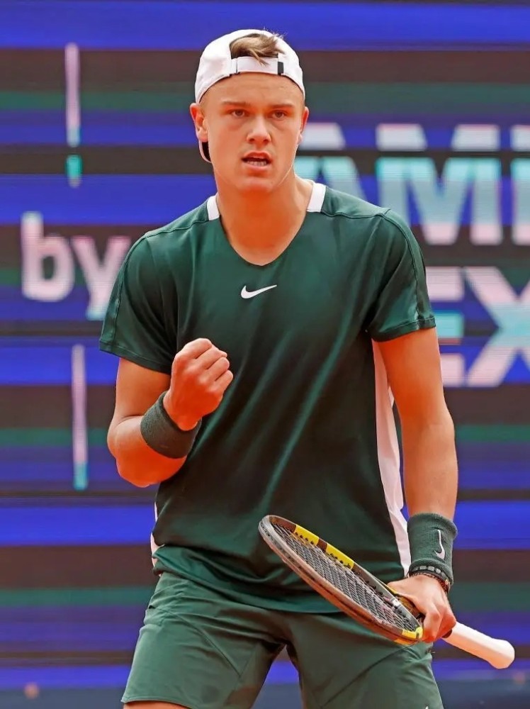 打下了坚实 打下了坚实