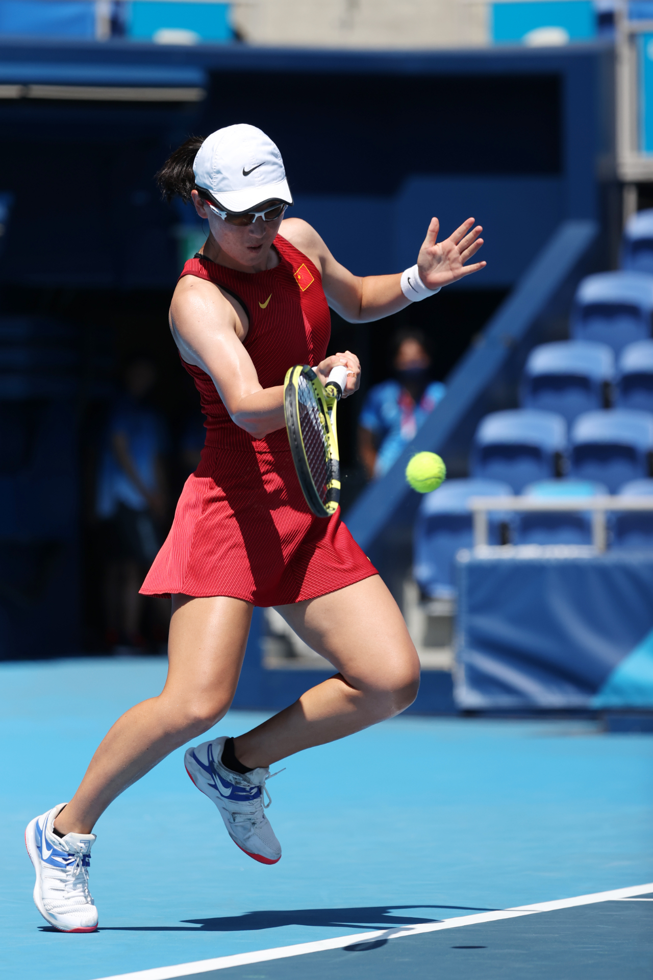 与之相对的 与之相对的