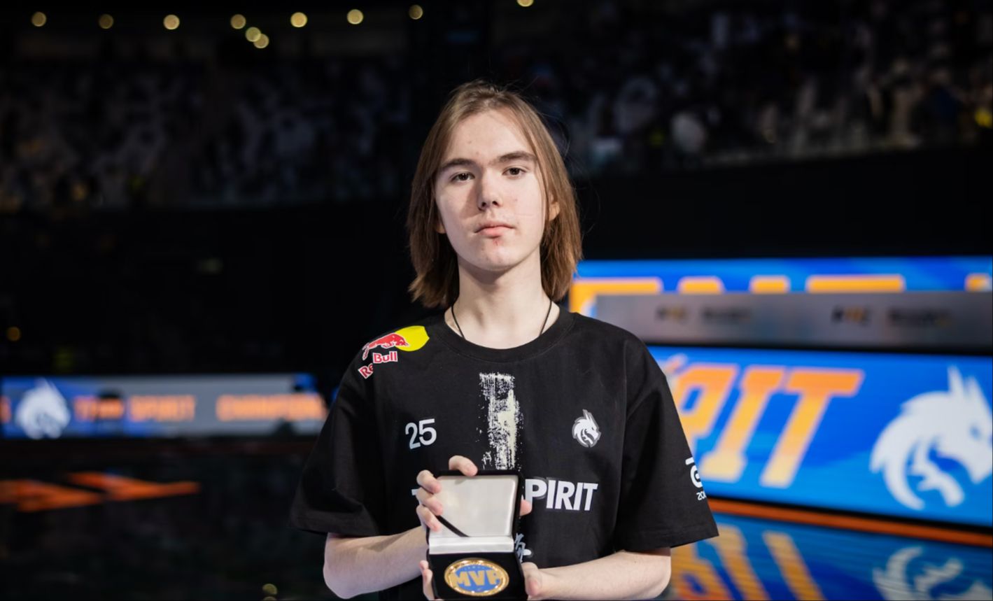 C罗以标志 C罗以标志